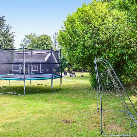 Dom wakacyjny 3 Bedroom In *