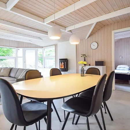 3 Bedroom In Holiday home *